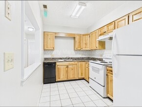 325 Campbell St. in Staunton, VA - Building Photo - Interior Photo