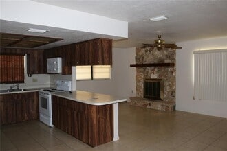 8593 SW 197th Court Rd in Dunnellon, FL - Foto de edificio - Building Photo