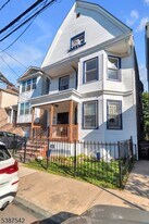 19 N 7th St in Newark, NJ - Building Photo