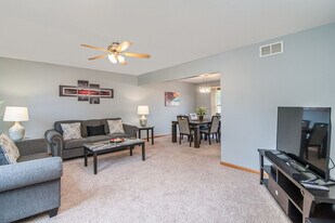 8057 Mason Ln, Unit SI ID1285020P in Woodridge, IL - Building Photo