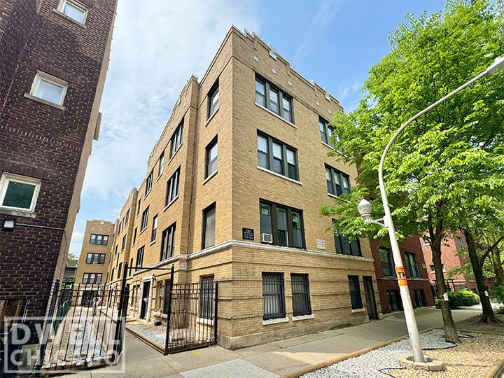 838 W Cornelia Ave, Unit 1 in Chicago, IL - Building Photo