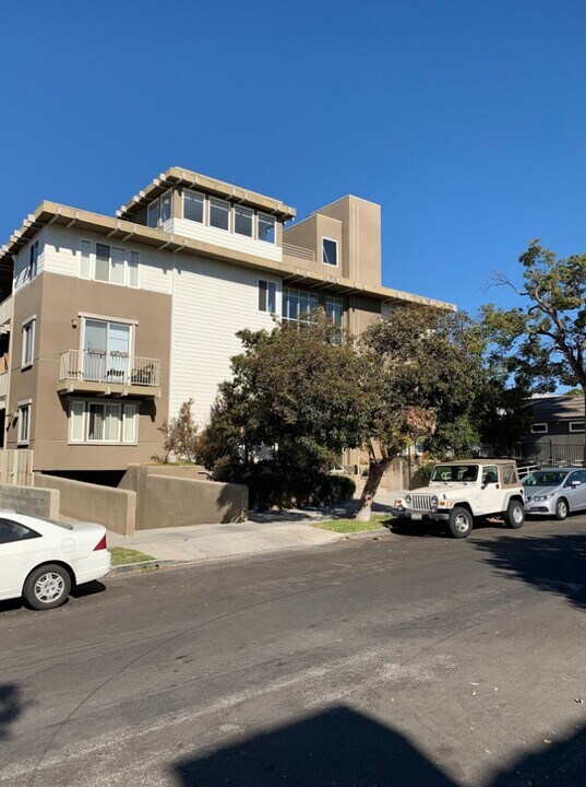 10717 Lawler St Apartments in Los Angeles, CA - Building Photo