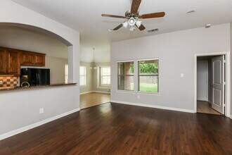 311 Galloping Hill Rd in Red Oak, TX - Building Photo - Building Photo