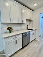 175 Amberly Dr in Englishtown, NJ - Building Photo - Building Photo