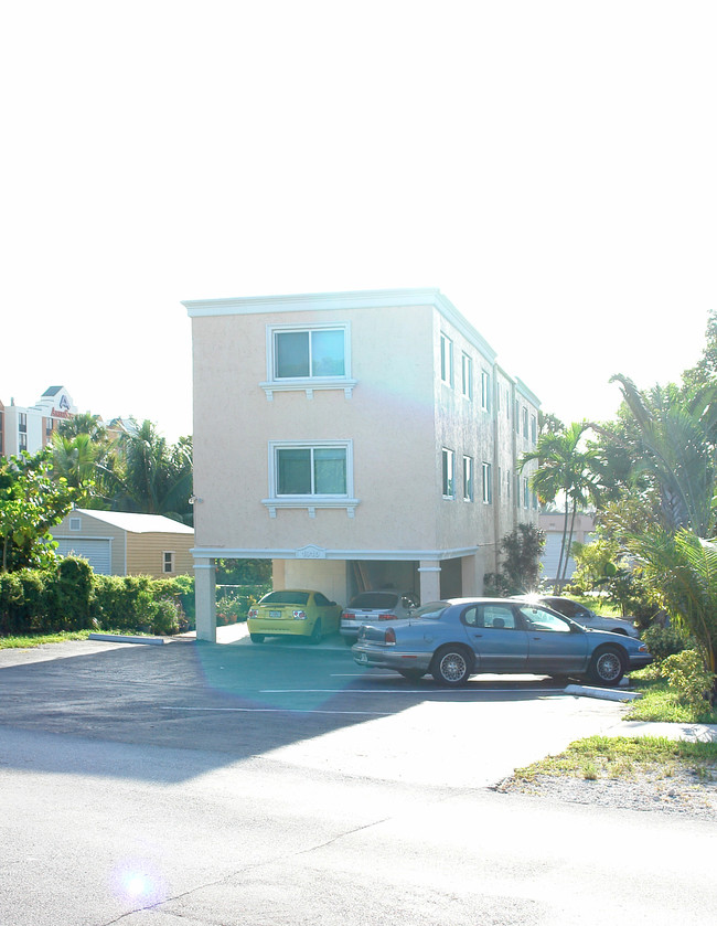 1910 Miami Rd in Fort Lauderdale, FL - Building Photo - Building Photo