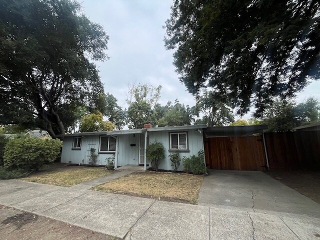 1175 McConnell Ave in Santa Rosa, CA - Building Photo