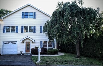 4 Silver St in Greenwich, CT - Building Photo - Building Photo