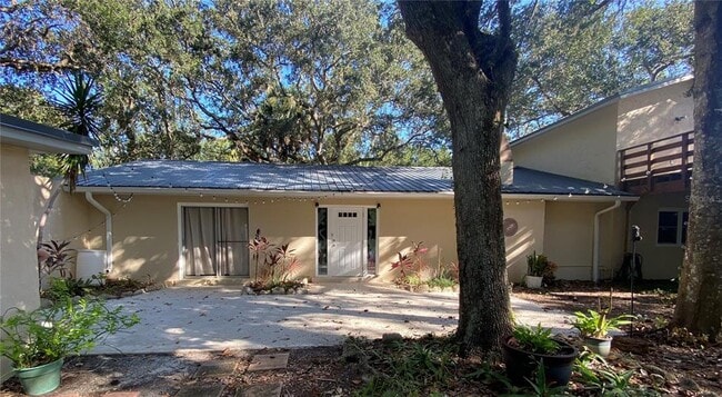 property at 3 Elizabeth Dr E