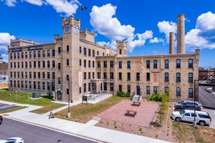 The Williams in Racine, WI - Building Photo