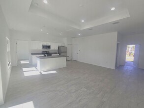 442 Genoa Ave S in Lehigh Acres, FL - Building Photo - Building Photo