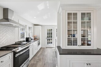 250 Oak Rd in New Suffolk, NY - Building Photo - Building Photo