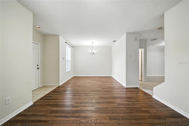 30146 Barnaby Ln in Zephyrhills, FL - Building Photo - Building Photo