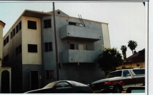 Twelve Street Apartments in Long Beach, CA - Building Photo - Building Photo