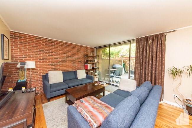 property at 429 W Grant Pl