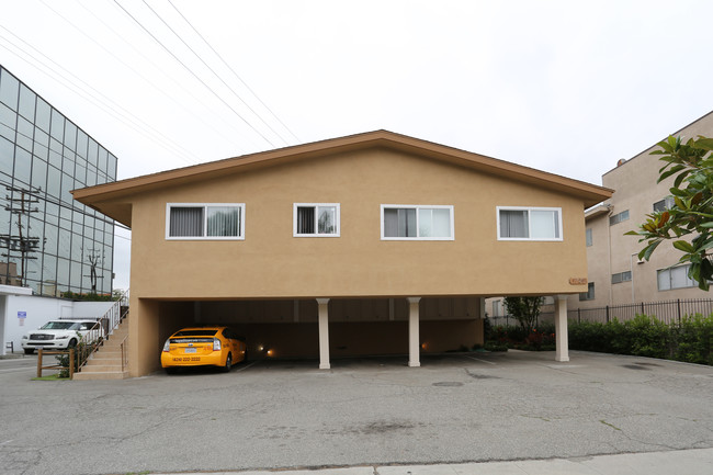 1720 Camden Ave in Los Angeles, CA - Building Photo - Building Photo