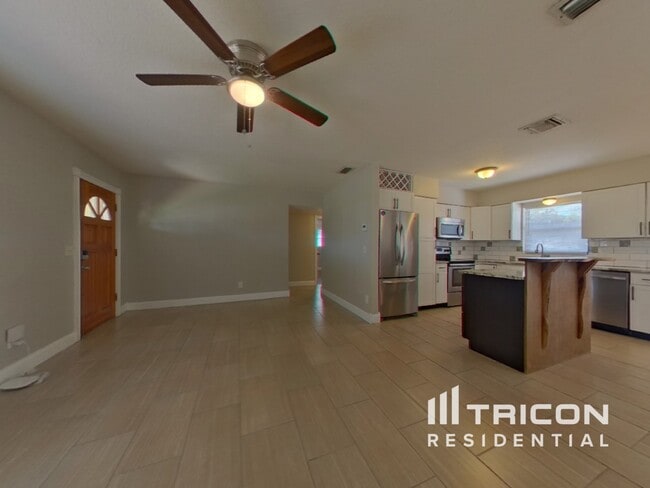 1184 Robmar Rd in Dunedin, FL - Building Photo - Building Photo