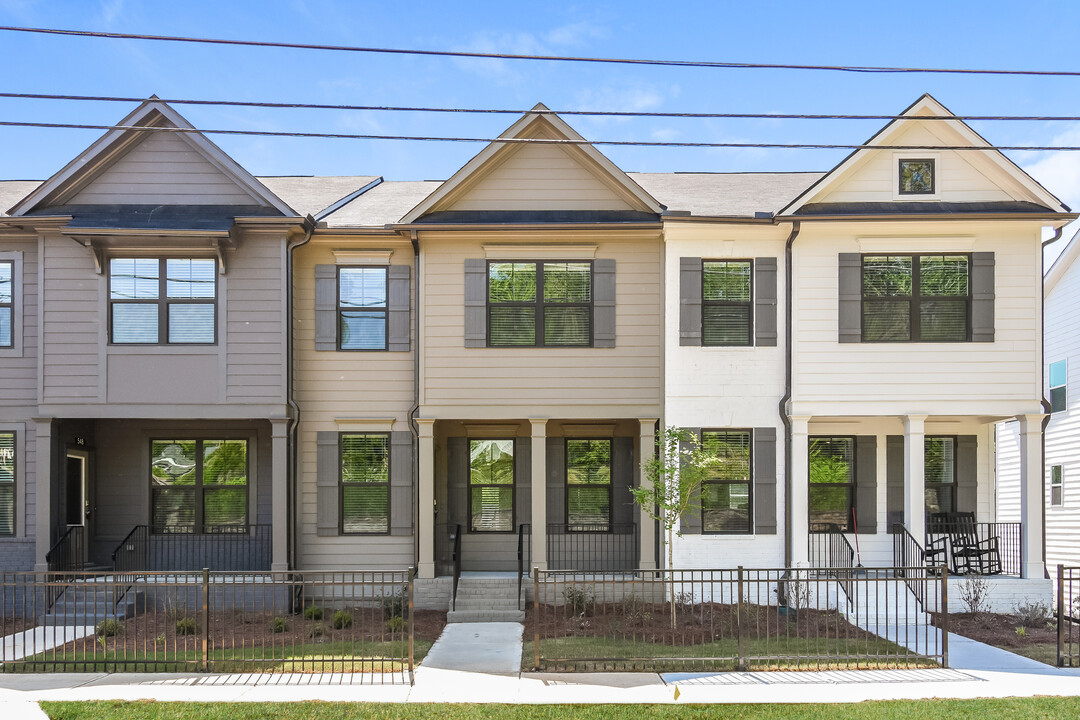 544 Elliston Pl, Unit 312 in Ball Ground, GA - Foto de edificio