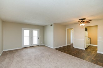 Candlewood Apartment Homes in Nashville, TN - Foto de edificio - Interior Photo