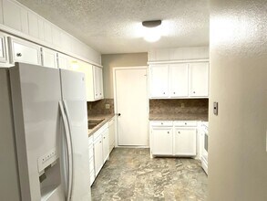 9818 Jordan Ave in Lubbock, TX - Building Photo - Building Photo