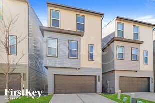 18616 Whimsic Aly in Shenandoah, TX - Building Photo