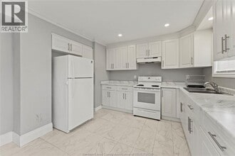 1566 Bruce Ave in Windsor, ON - Building Photo - Building Photo