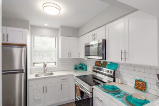 1700 Yorktowne Dr in York, PA - Building Photo - Building Photo