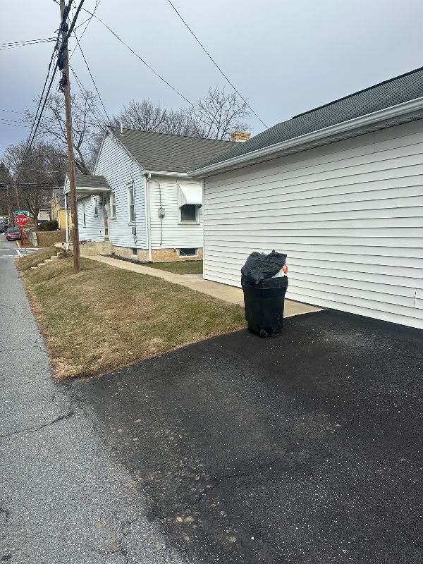 property at 121 W Colebrook St