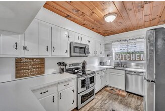 8521 Old Stage Rd in Raleigh, NC - Foto de edificio - Building Photo