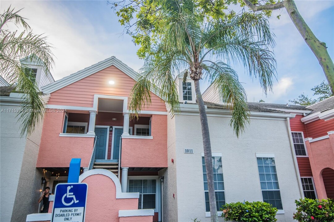 1011 Crystal Way in Delray Beach, FL - Building Photo