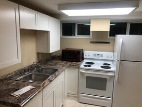 5530 S 129th St in Seattle, WA - Foto de edificio - Building Photo