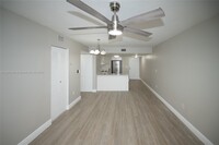 7832 Collins Ave, Unit 406 in Miami, FL - Building Photo - Building Photo