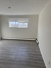 2324 Iroll Ave, Unit 5 in Cincinnati, OH - Foto de edificio - Building Photo