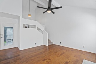 6513 Cat Creek Trail in Austin, TX - Foto de edificio - Building Photo