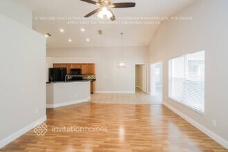 1327 Crimson Clover Ln in Zephyrhills, FL - Building Photo - Building Photo