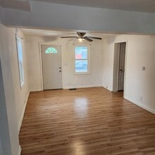 2411 Andrews St in Rockford, IL - Building Photo - Building Photo