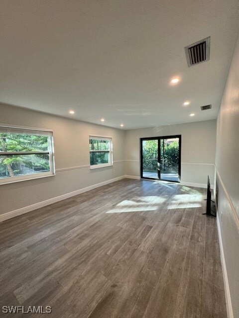 4250 Rita Ln in Bonita Springs, FL - Foto de edificio - Building Photo