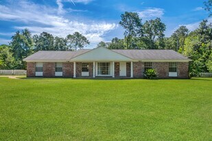 2613 Killarney Way in Tallahassee, FL - Building Photo