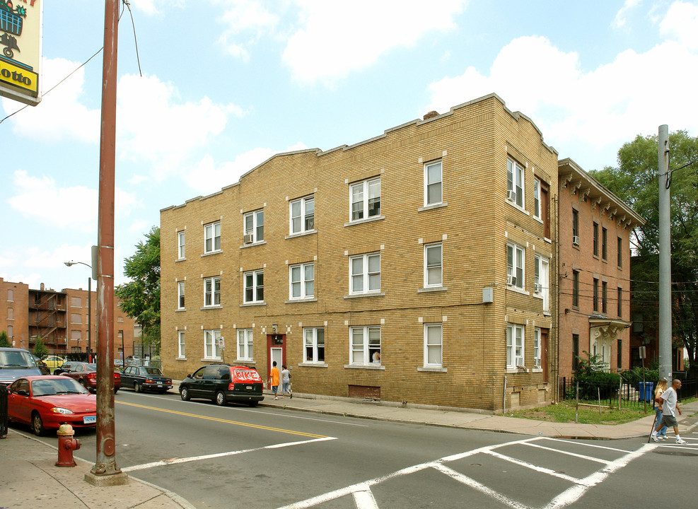 958-960 Broad St in Hartford, CT - Building Photo