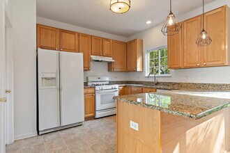 71 Monarch Dr in Streamwood, IL - Building Photo - Building Photo