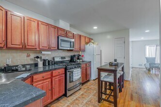 23 Long St in Jersey City, NJ - Building Photo - Building Photo