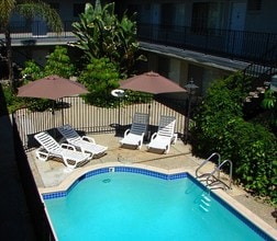 Casa Del Sol in Sherman Oaks, CA - Building Photo - Building Photo