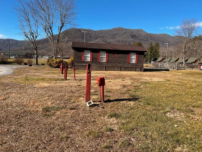 23 Crider Cir in Maggie Valley, NC - Building Photo - Building Photo