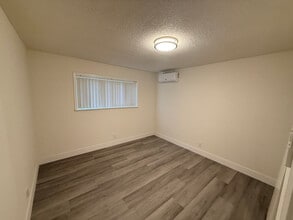 632 Abbey Ln, Unit 3 in Pomona, CA - Building Photo - Building Photo