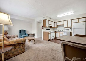 978 Irving Ave in Dayton, OH - Building Photo