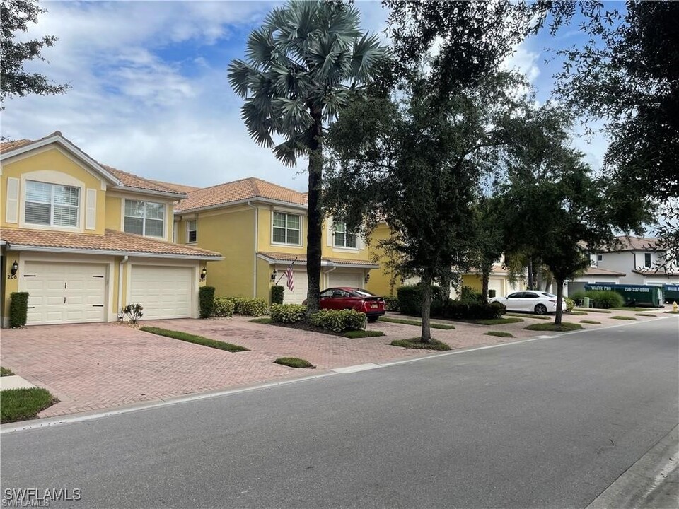 5706 Mayflower Way in Ave Maria, FL - Building Photo