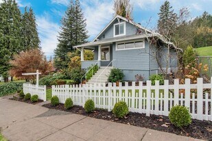 1321 NW Drake Way in Camas, WA - Building Photo