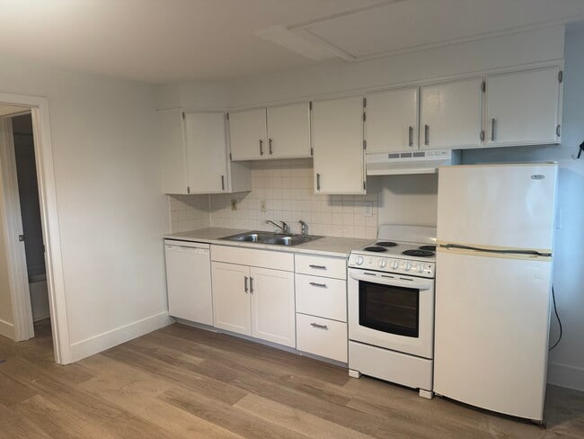 140 Howard St, Unit 4