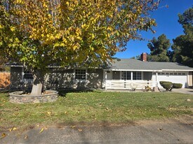 16705 Sweetaire Ave in Lancaster, CA - Building Photo