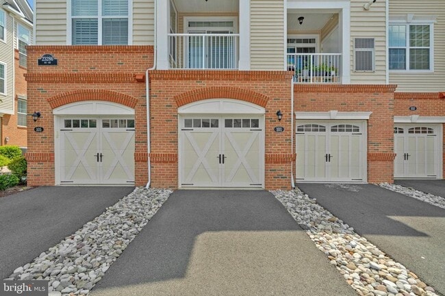 23286 Southdown Manor Terrace in Ashburn, VA - Building Photo - Building Photo