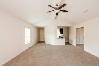 26816 Steinbeck Dr in Magnolia, TX - Building Photo - Building Photo
